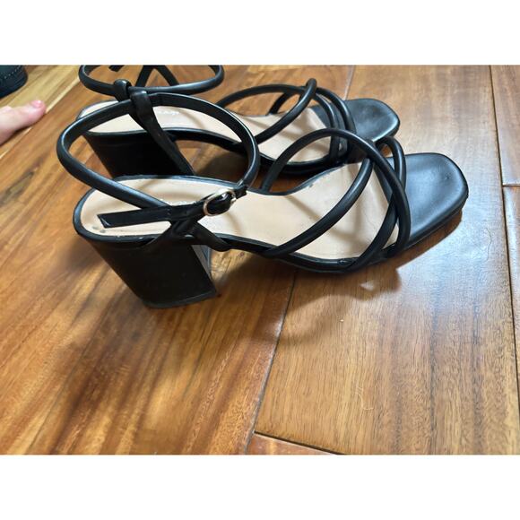 Black Strappy Block Heel Sandals - Womens Size 9 - Francesca's - Great Condition - Picture 4 of 4